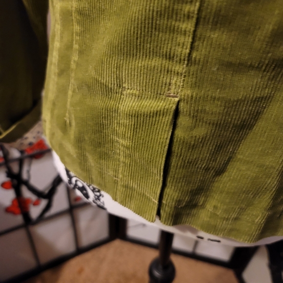 TWENTY-TWENTY LADIES SHORT OLIVE GREEN CORDEROY JACKET FLORAL LINING/SIZE MEDIUM - Picture 3 of 12
